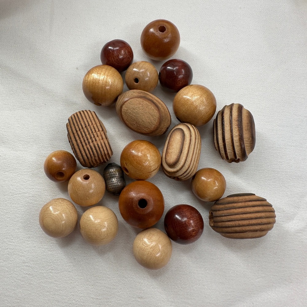VTG Lot of 20 Assorted Wood Beads Craft Supplies Jewelry‎ Making DIY Projects